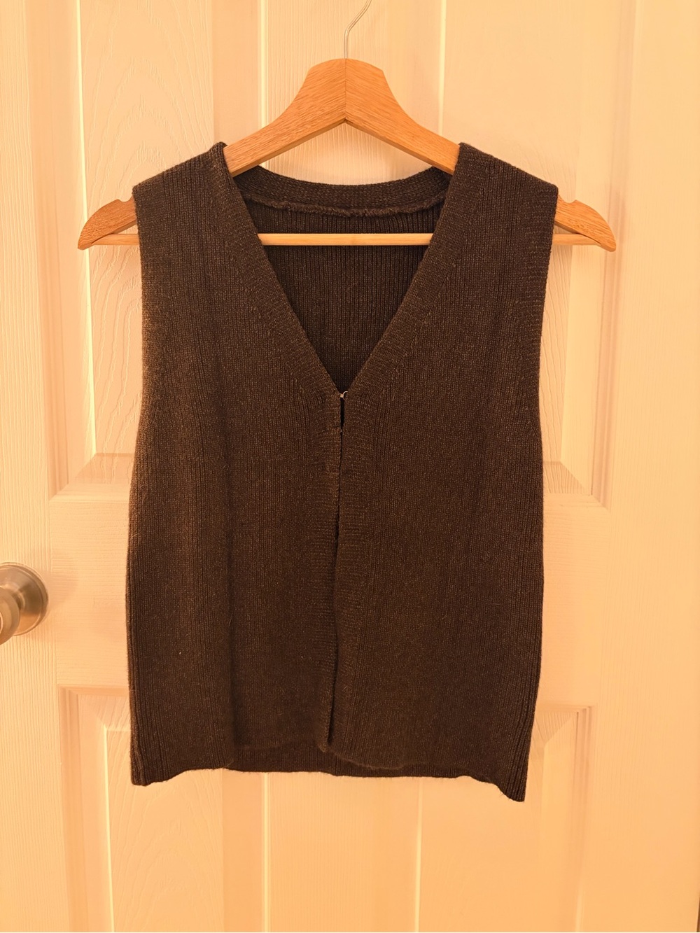 commense rib sweater vest